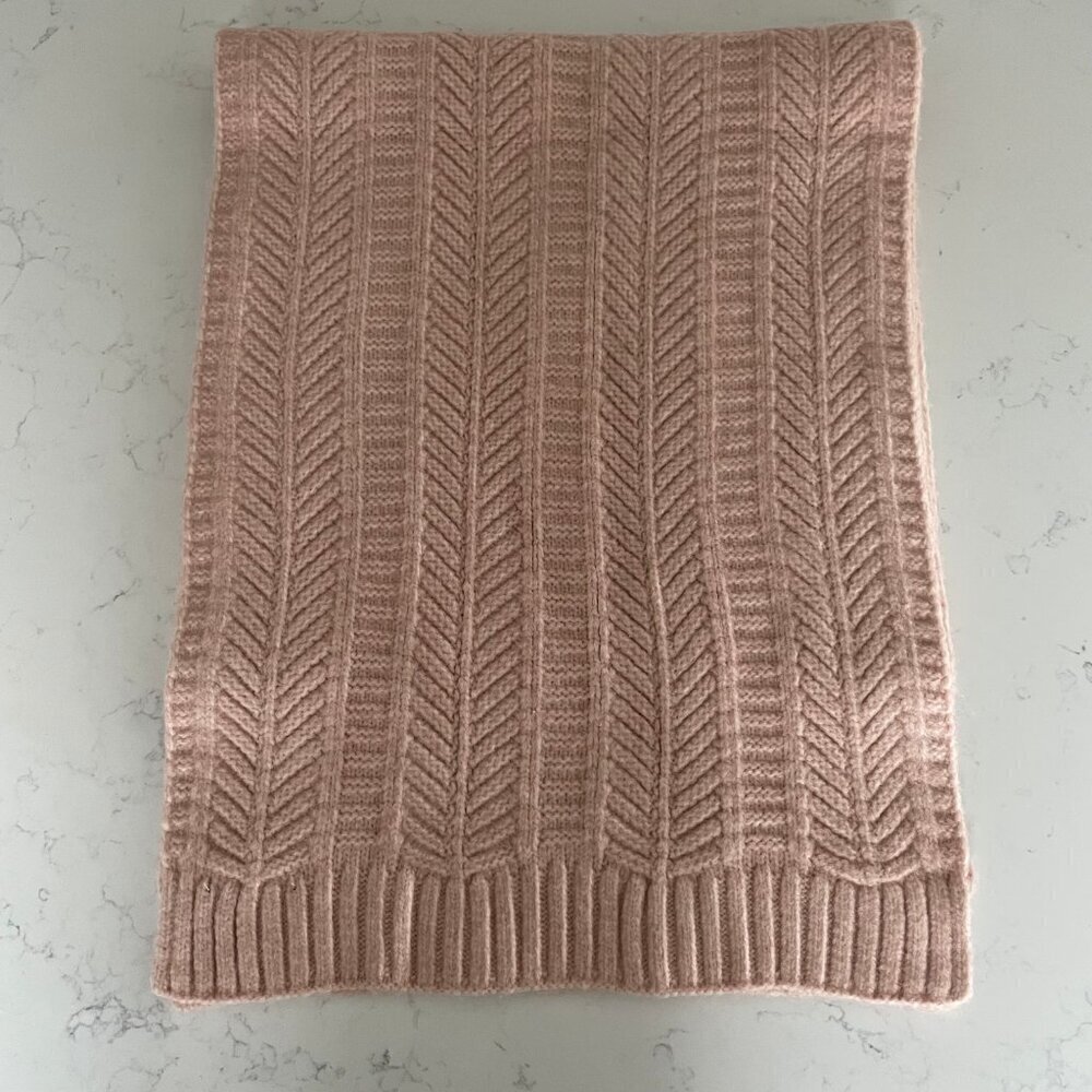 Love & Lore Chunky Cozy Cable Knit Acrylic Nylon Scarf/Wrap Soft Pink Sz OS - Picture 8 of 8